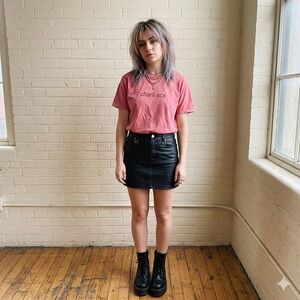 Charli XCX T-Shirt Womens Small Pink Graphic Hi Its Me Youre All In Danger Brat